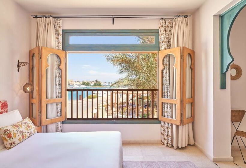 سوییت, Ali Pasha