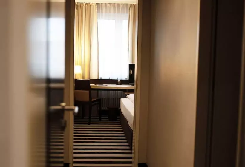 スタンダードシングルルーム, Bristol Hotel   Frankfurt City