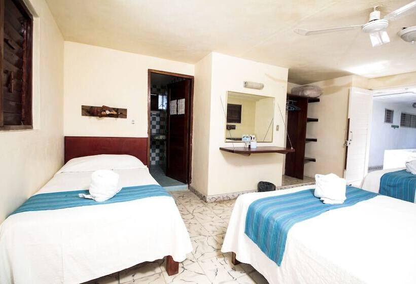 标准三人间, Laguna Bacalar