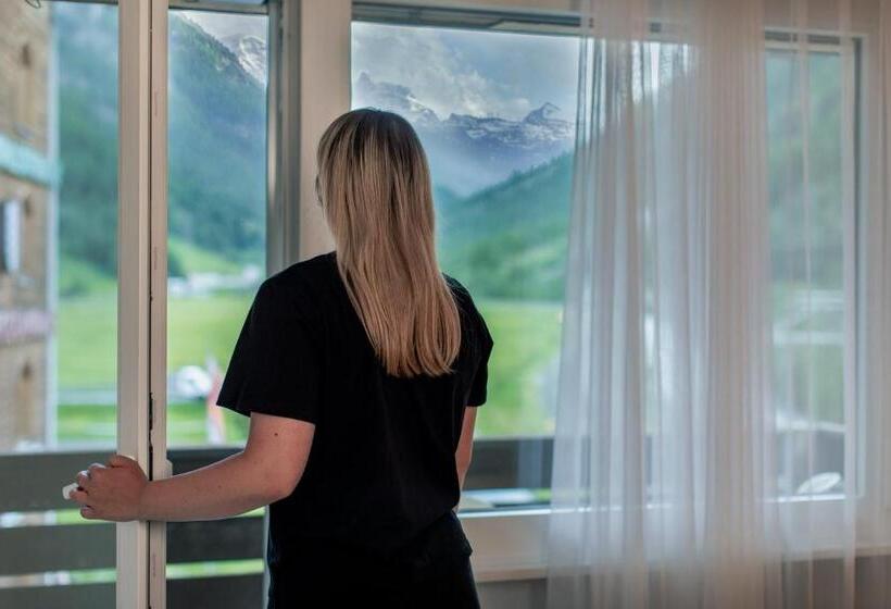 חדר סופריור, Mountime