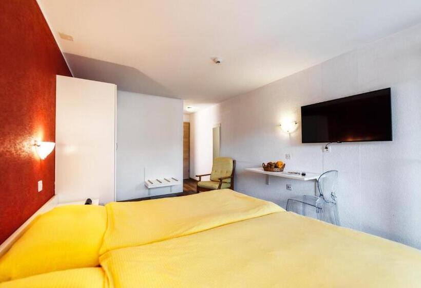 חדר סופריור, Mountime