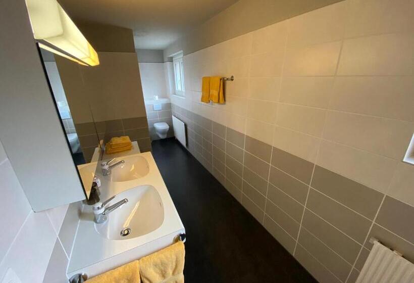 חדר סטנדרט לארבעה, Mountime