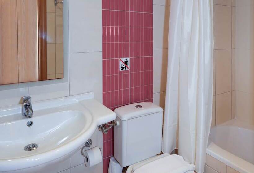 スタンダードトリプルルーム, Punta