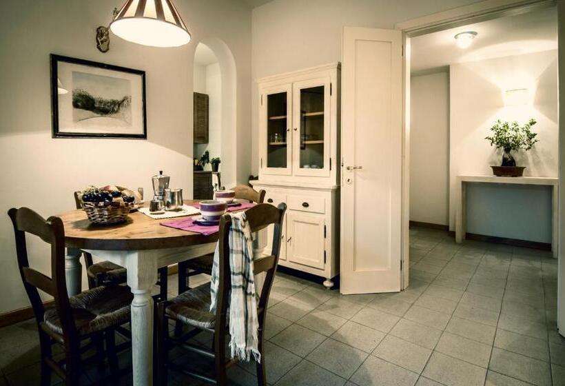 Вилла 3 Спальни, Roccamare Resort   Ville E Appartamenti