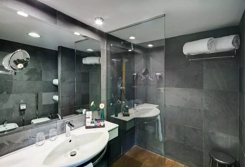 اتاق خانوادگی, Hotel & Spa La Collada