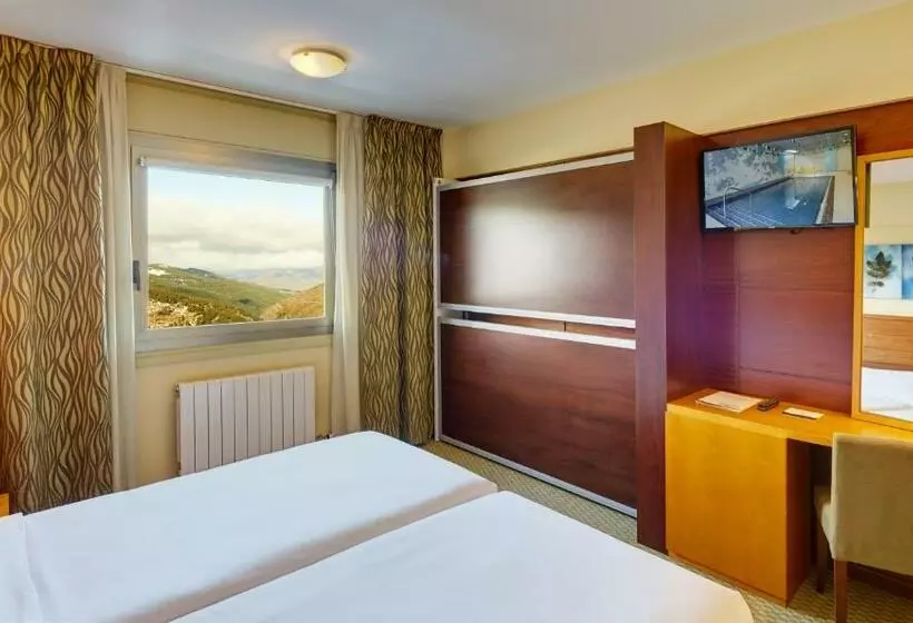اتاق خانوادگی با چشم‌انداز کوه, Hotel & Spa La Collada
