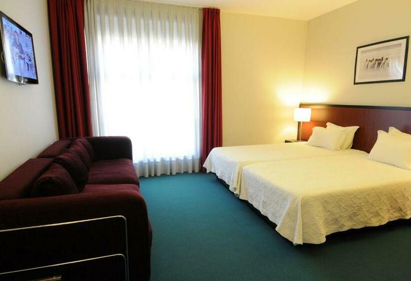 غرفة قياسية ثلاثية, Torre Mar