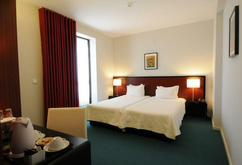 غرفة عائلية, Torre Mar