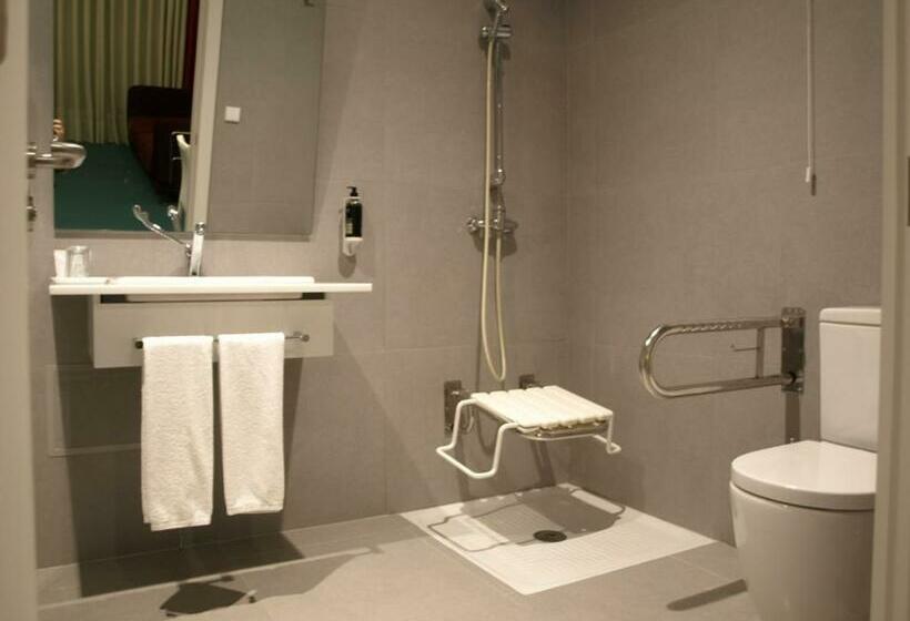 غرفة قياسية, Torre Mar