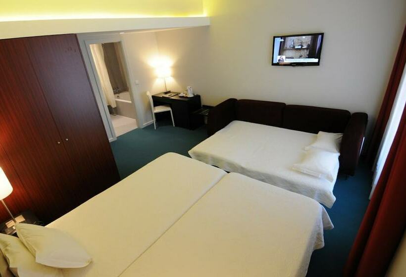 غرفة عائلية, Torre Mar