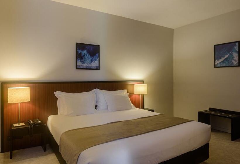 غرفة عائلية, Torre Mar