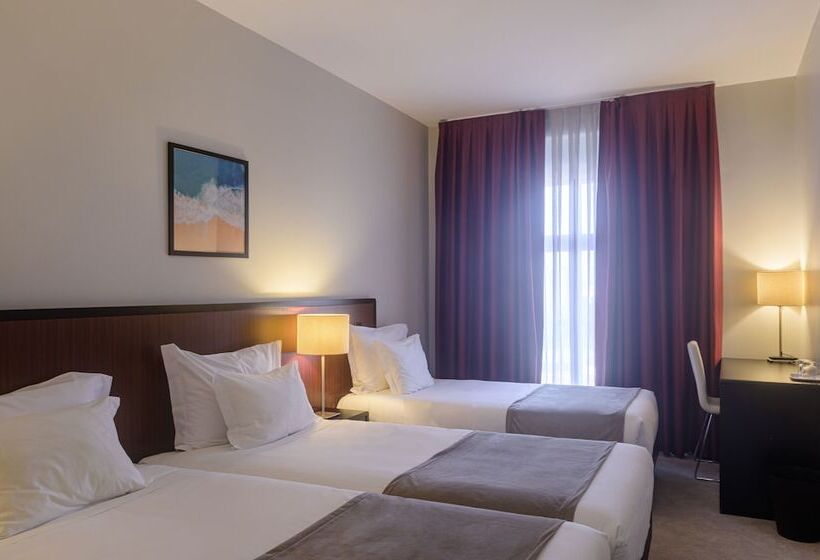 غرفة قياسية ثلاثية, Torre Mar