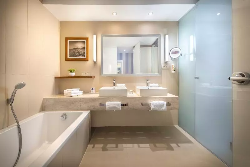 オーシャンビューデラックスルームバルコニー付き, President Hotel, Valamar Collection