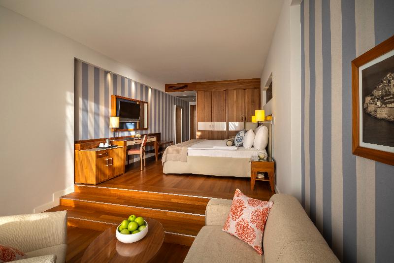 Номер Deluxe Вид на Море с Балконом, President Hotel, Valamar Collection