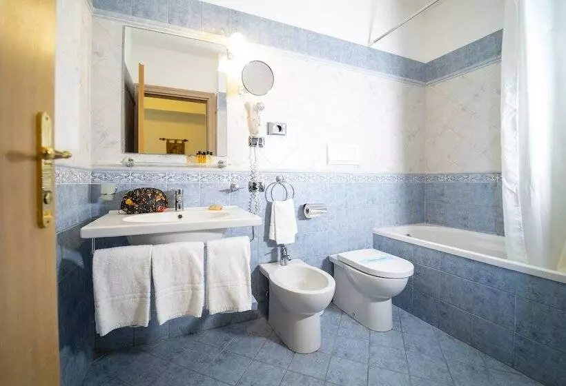 Standard Kolmen Hengen Huone, Villa Romana
