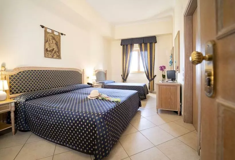 Standard Kolmen Hengen Huone, Villa Romana