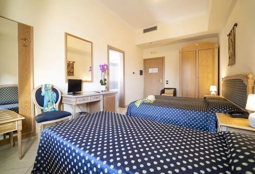 Standard Kolmen Hengen Huone, Villa Romana