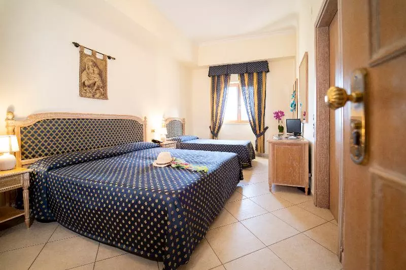 Standard Kolmen Hengen Huone, Villa Romana