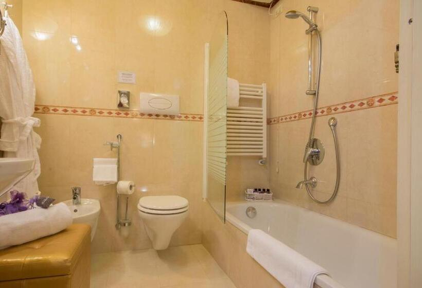 اتاق سوپریور, Becher