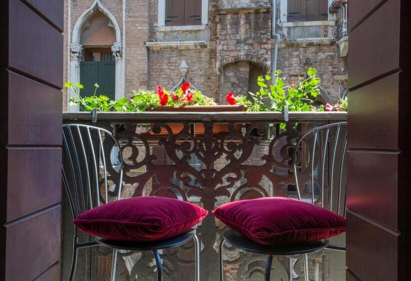 سوییت جونیور, Becher