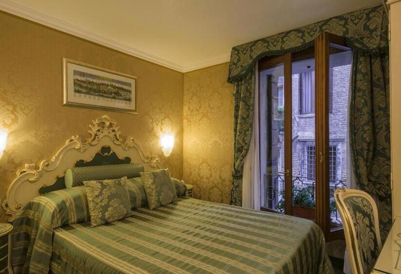 اتاق استاندارد یک نفره, Becher