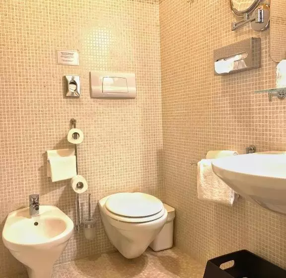 Classic Room with Views, Becher