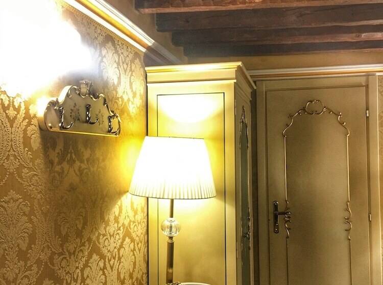 اتاق کلاسیک, Becher