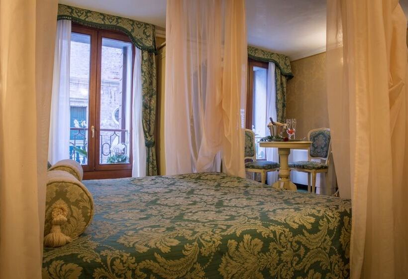 اتاق سوپریور, Becher