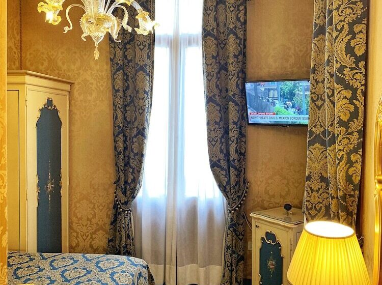 Classic Room with Views, Becher
