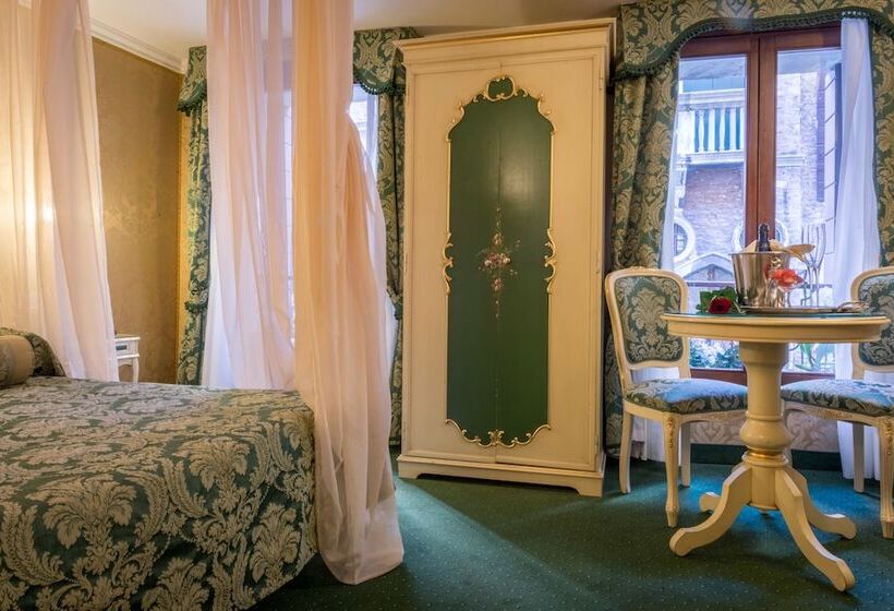 اتاق سوپریور با چشم‌انداز, Becher