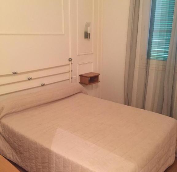 스탠다드 싱글 룸, Castellu Rossu