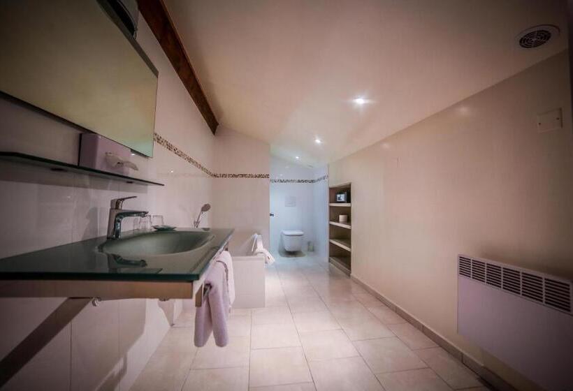 스탠다드 룸, Castellu Rossu