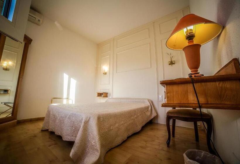 스탠다드 룸, Castellu Rossu