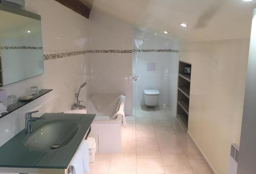 스탠다드 트리플 룸, Castellu Rossu