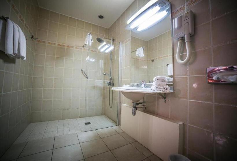 4인용 스탠다드 룸, Castellu Rossu