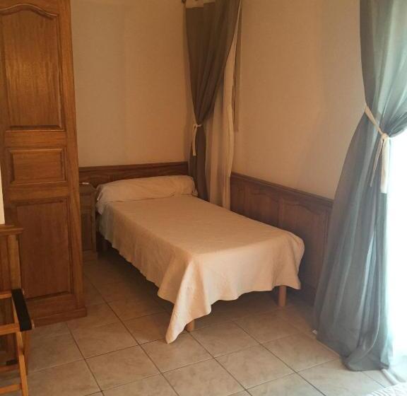 4인용 스탠다드 룸, Castellu Rossu