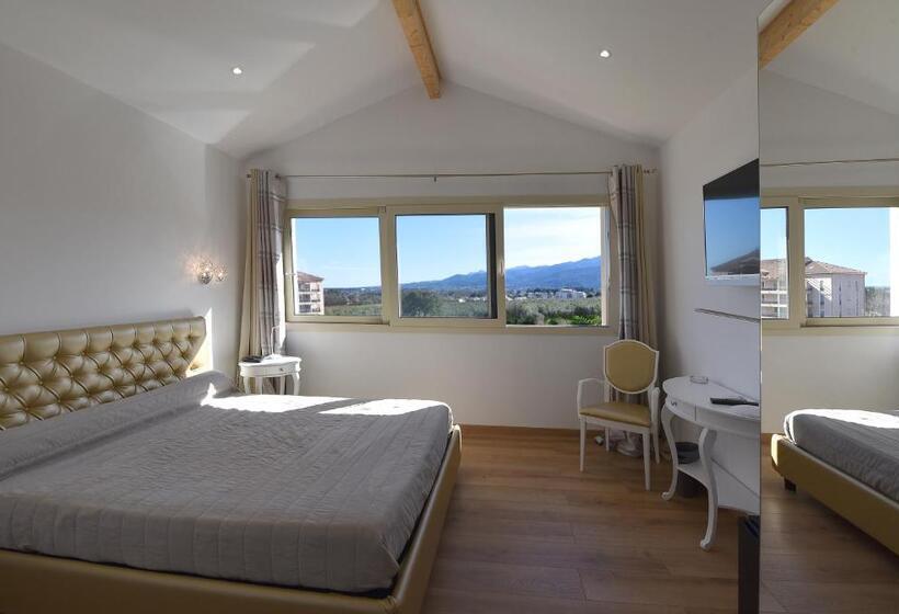 4인용 스탠다드 룸, Castellu Rossu