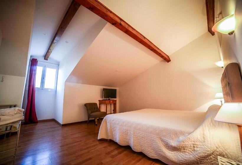 스탠다드 룸, Castellu Rossu