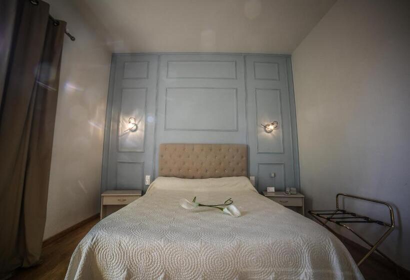 스탠다드 룸, Castellu Rossu