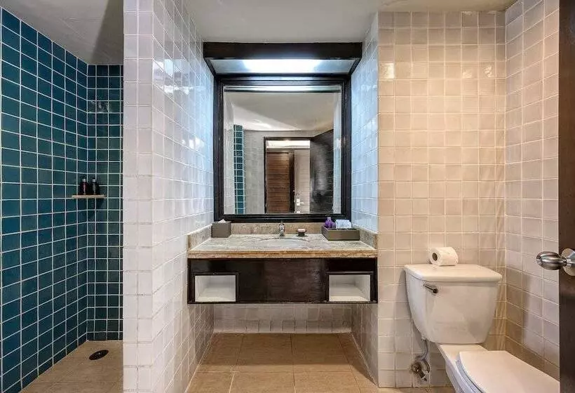 اتاق خانوادگی, Centara Kata Resort Phuket