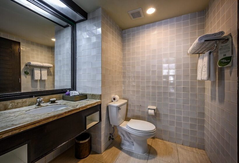 Люкс Семейный 2 Спальни, Centara Kata Resort Phuket