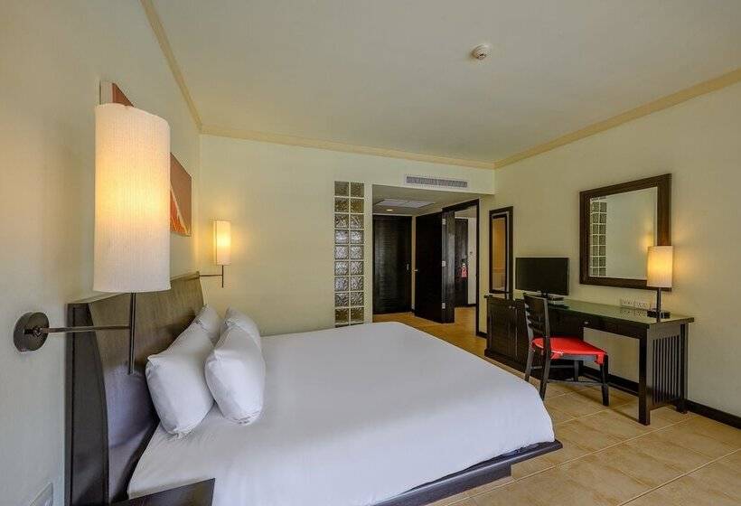 Люкс Семейный 2 Спальни, Centara Kata Resort Phuket