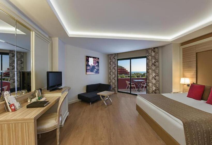 家庭间, Delphin Deluxe Resort