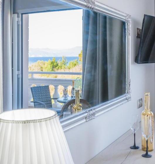 オーシャンビューデラックスルーム, Erofili