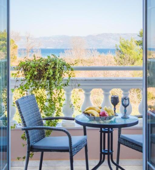 オーシャンビューデラックスルーム, Erofili