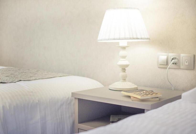 Quarto Deluxe Vista Mar Lateral, Erofili