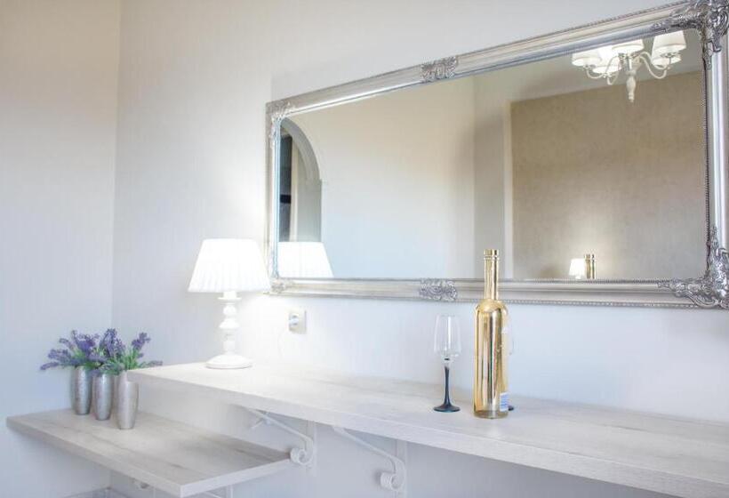 片側に海が見えるデラックスルーム, Erofili