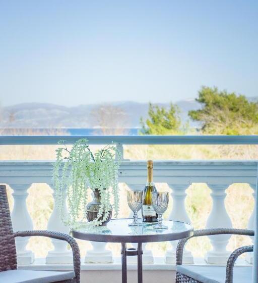 スーペリアトリプルルーム, Erofili