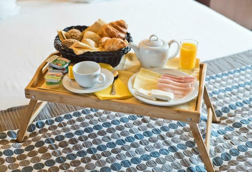 اتاق استاندارد, Golden Tulip Sao Joao Da Madeira