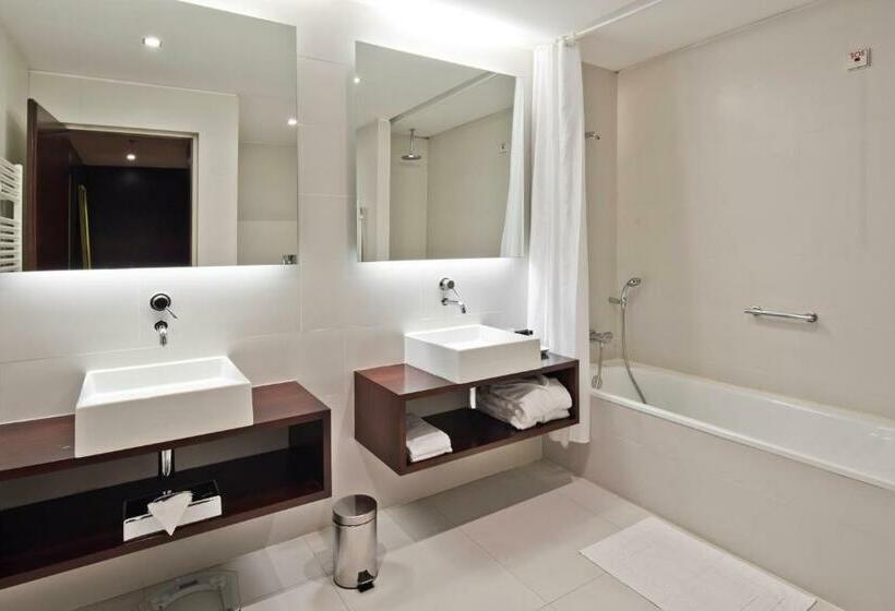 이그제큐티브 스위트, Golden Tulip Sao Joao Da Madeira